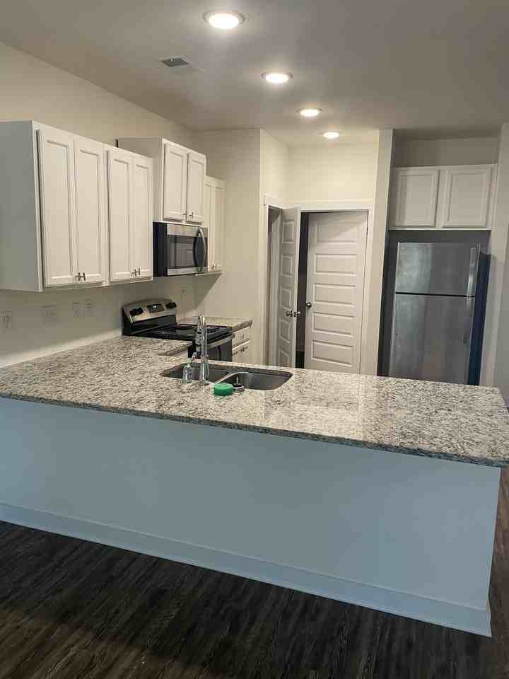 3459 Misty Hollow Dr #NA - Photo 4 of 14