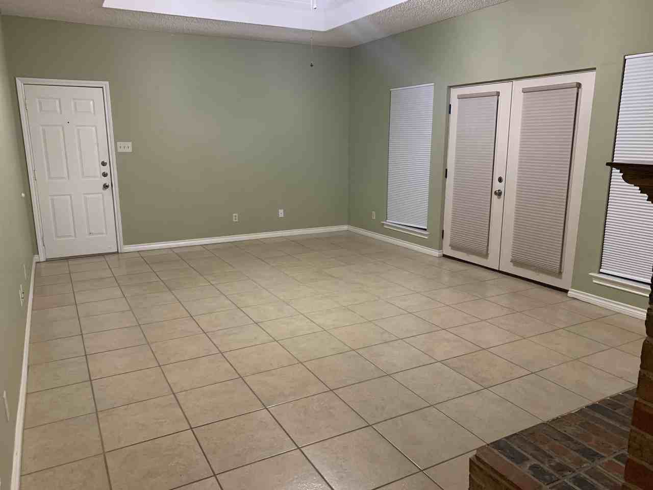 3007 Oakhurst St #A - Photo 2 of 10