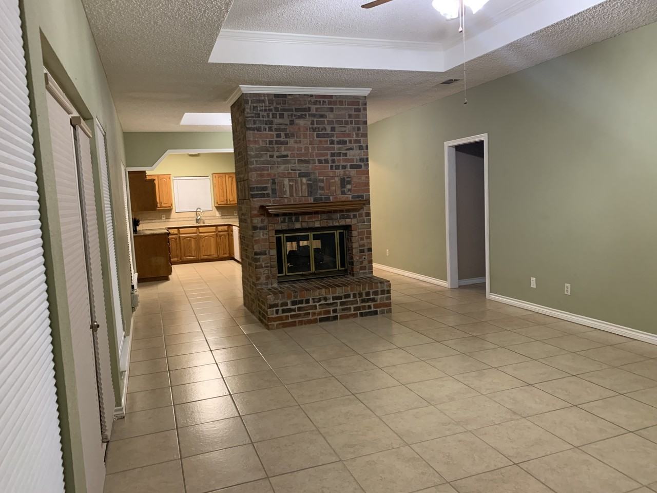 3007 Oakhurst St #A - Photo 3 of 10