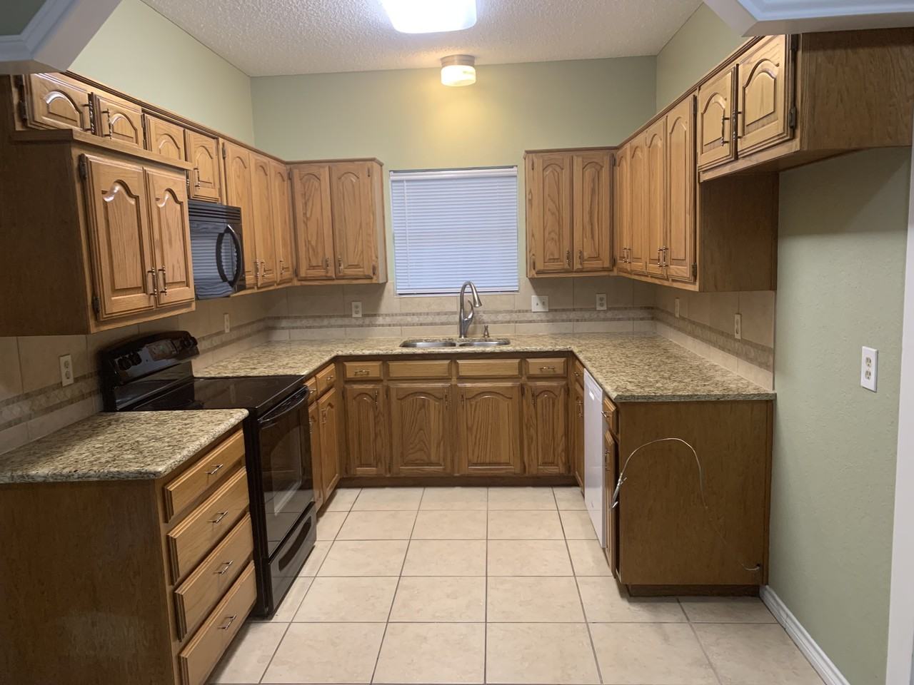 3007 Oakhurst St #A - Photo 6 of 10