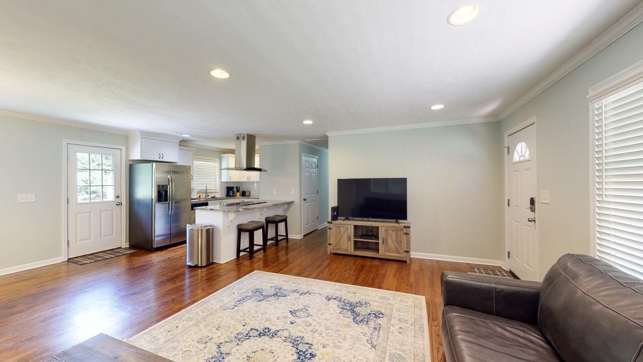 925 Avocado St Unit 1 #1 - Photo 5 of 24