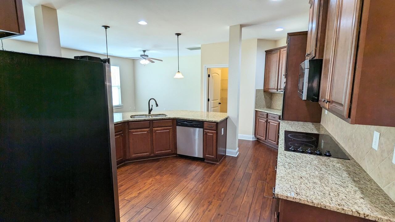 718 Erika Ln - Photo 7 of 18