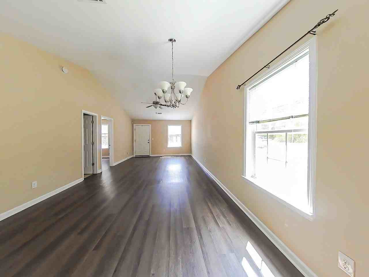 1739 Elizabeth St - Photo 7 of 16