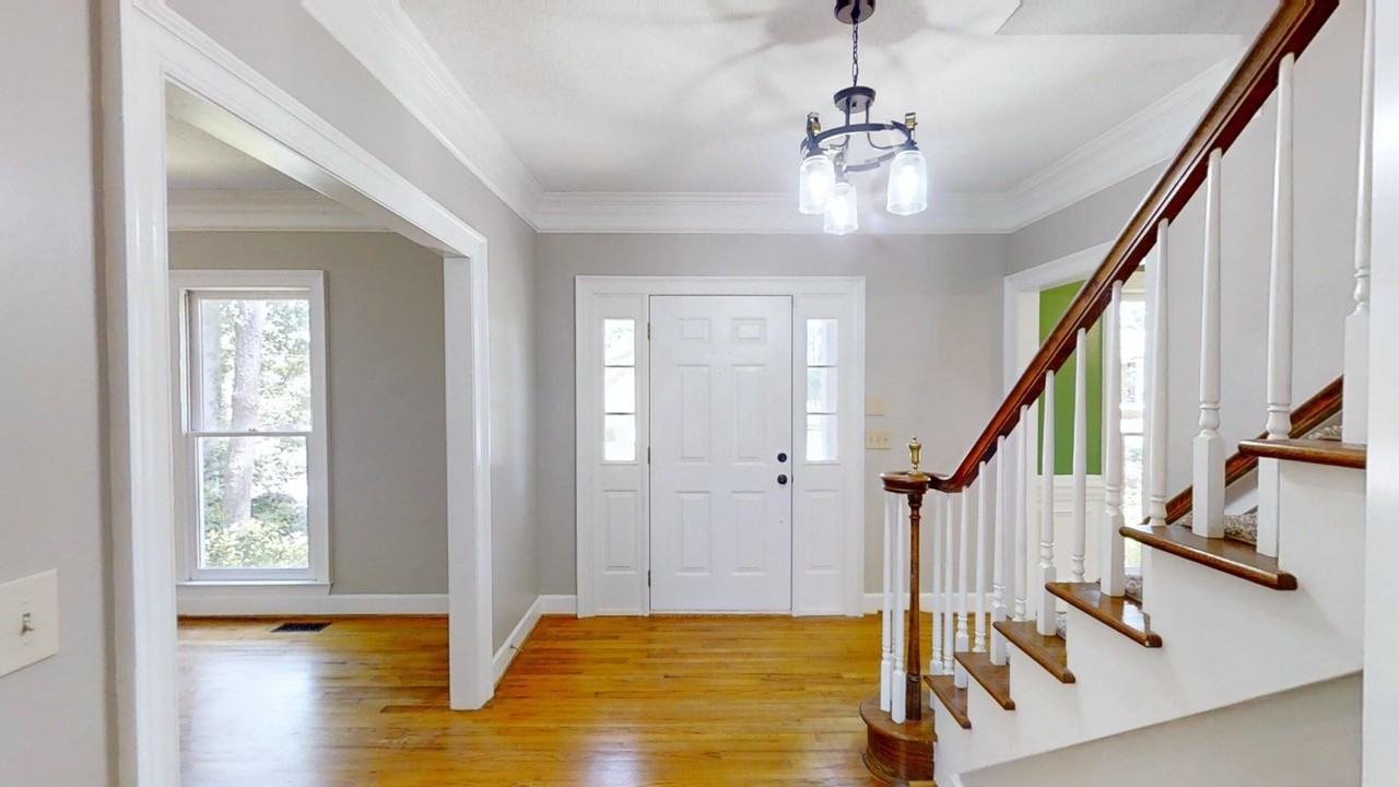 4130 Knollcrest Cir N - Photo 2 of 41