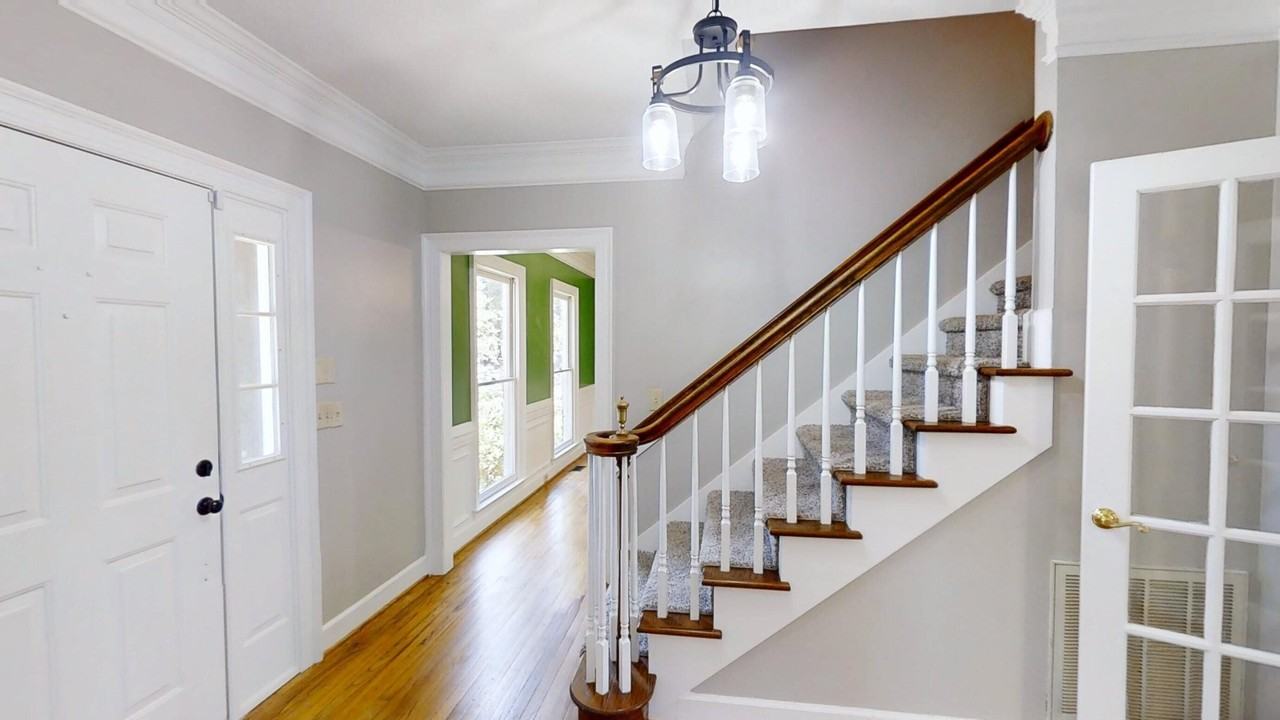 4130 Knollcrest Cir N - Photo 5 of 41