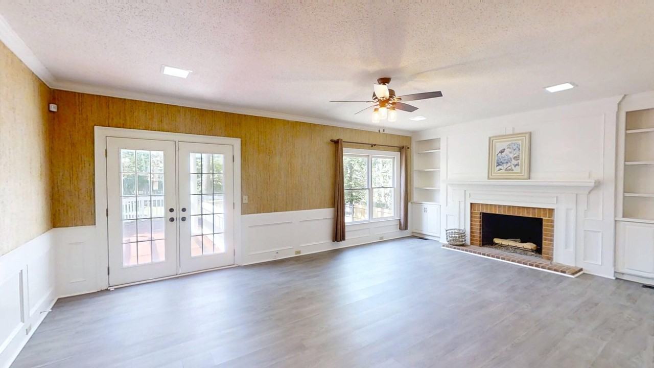 4130 Knollcrest Cir N - Photo 6 of 41