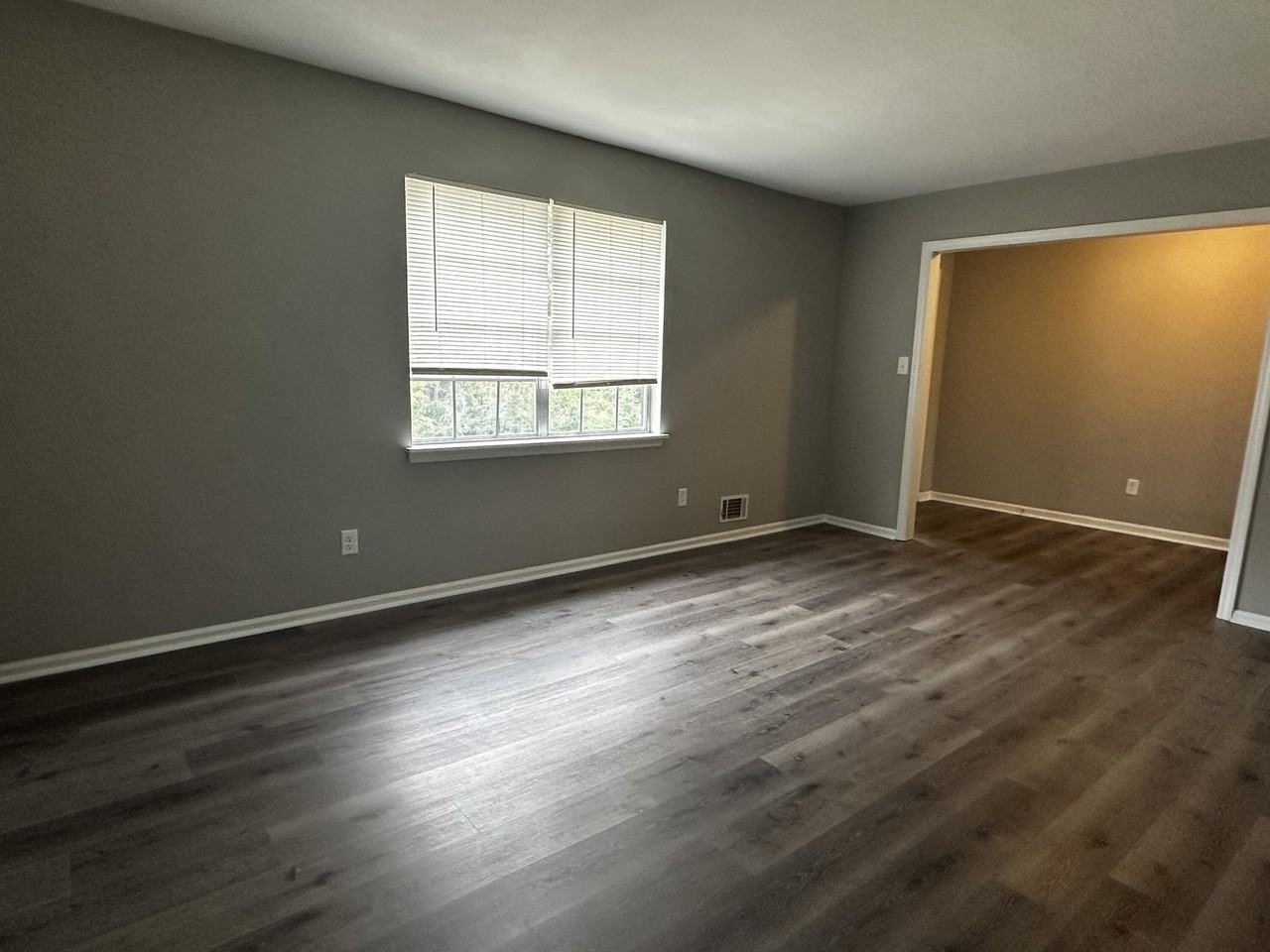 4565 Rockdale Ct - Photo 5 of 29