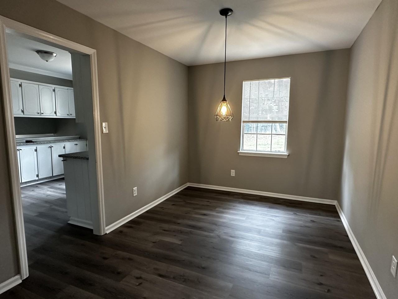 4565 Rockdale Ct - Photo 7 of 29