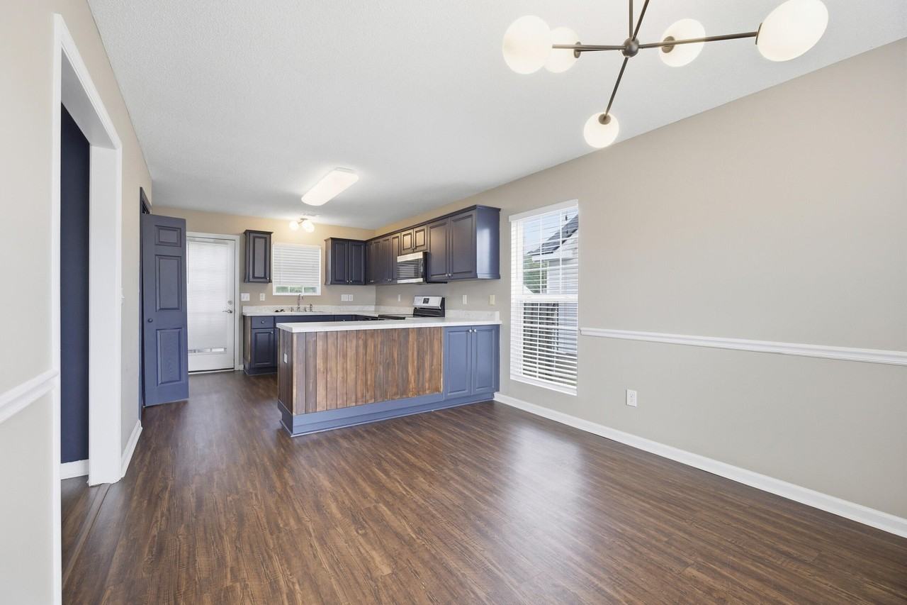 607 Creek Bottom Trl - Photo 4 of 17