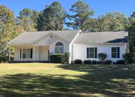 featured image of 110 Stratford Ln