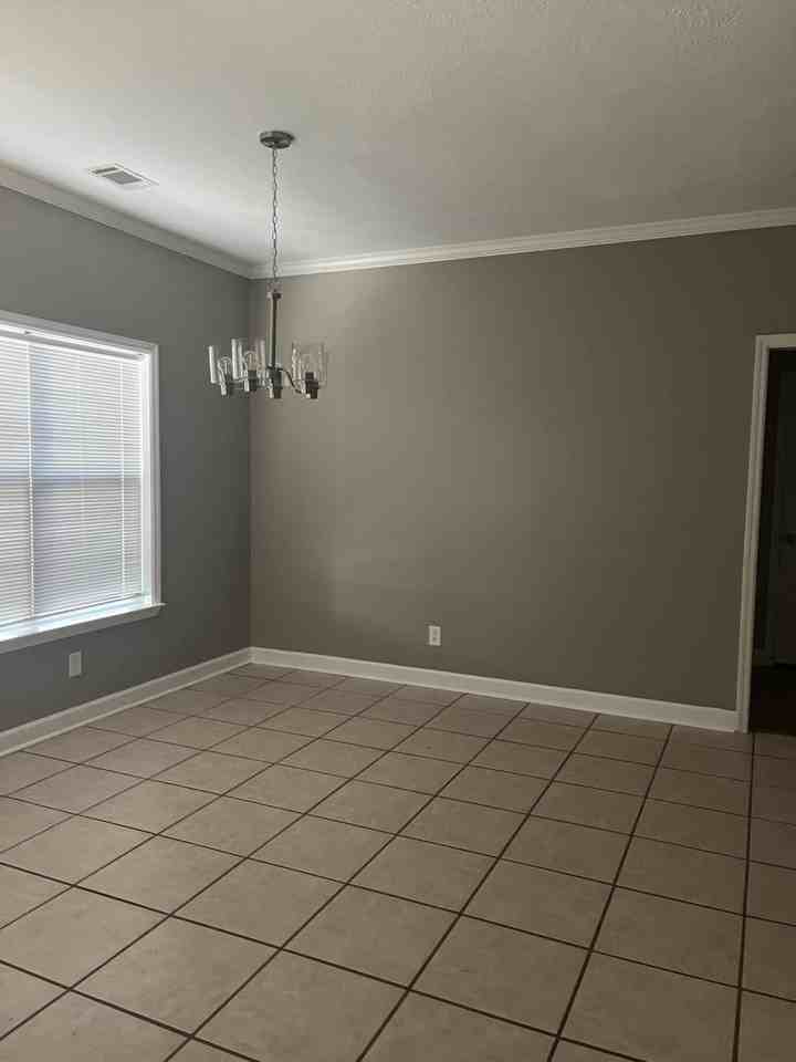 110 Stratford Ln - Photo 7 of 16