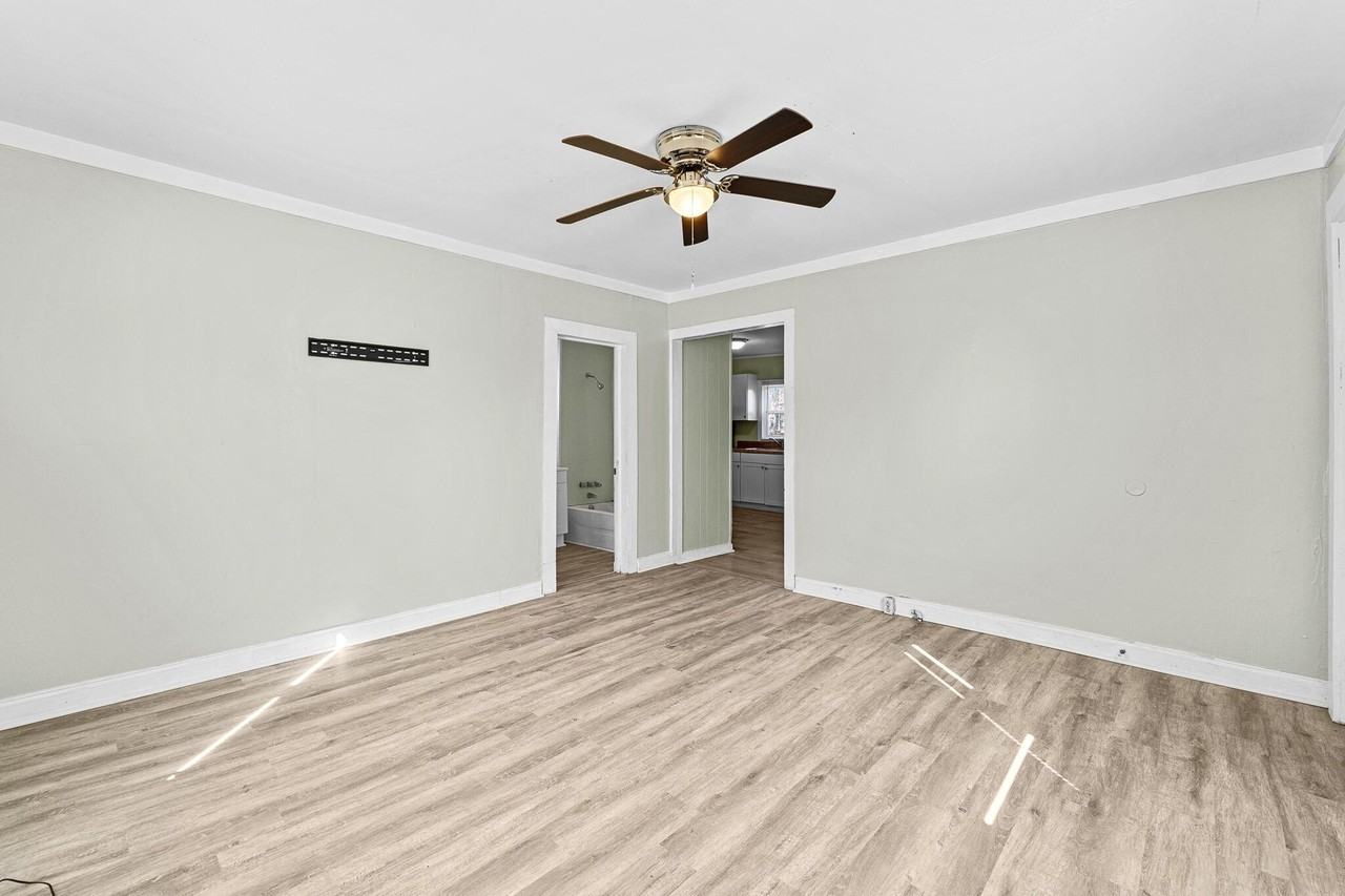 2005 Walker Street Ext - Photo 2 of 13