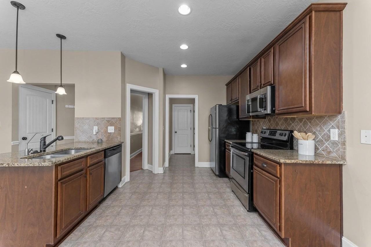 3915 Griese Ln - Photo 2 of 12