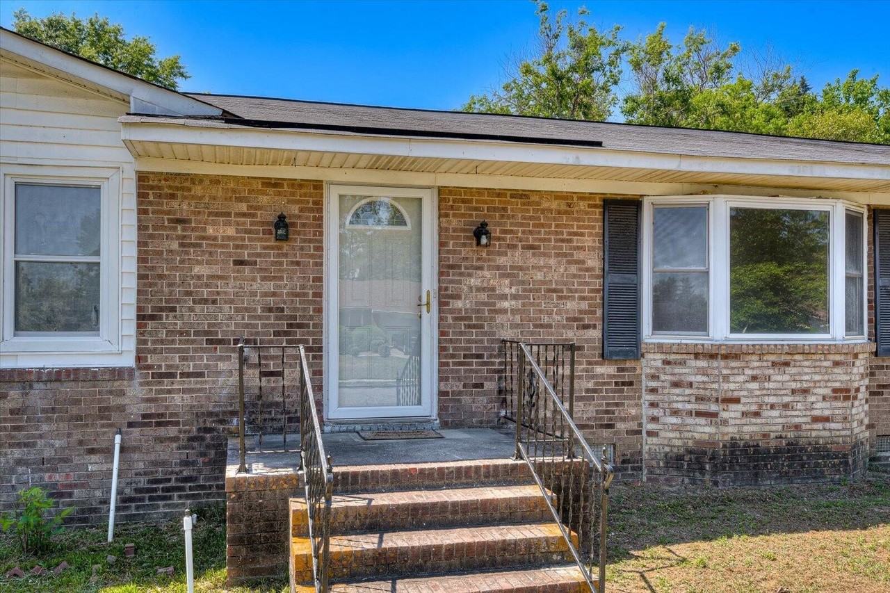 2021 Arcadia Ct - Photo 5 of 36