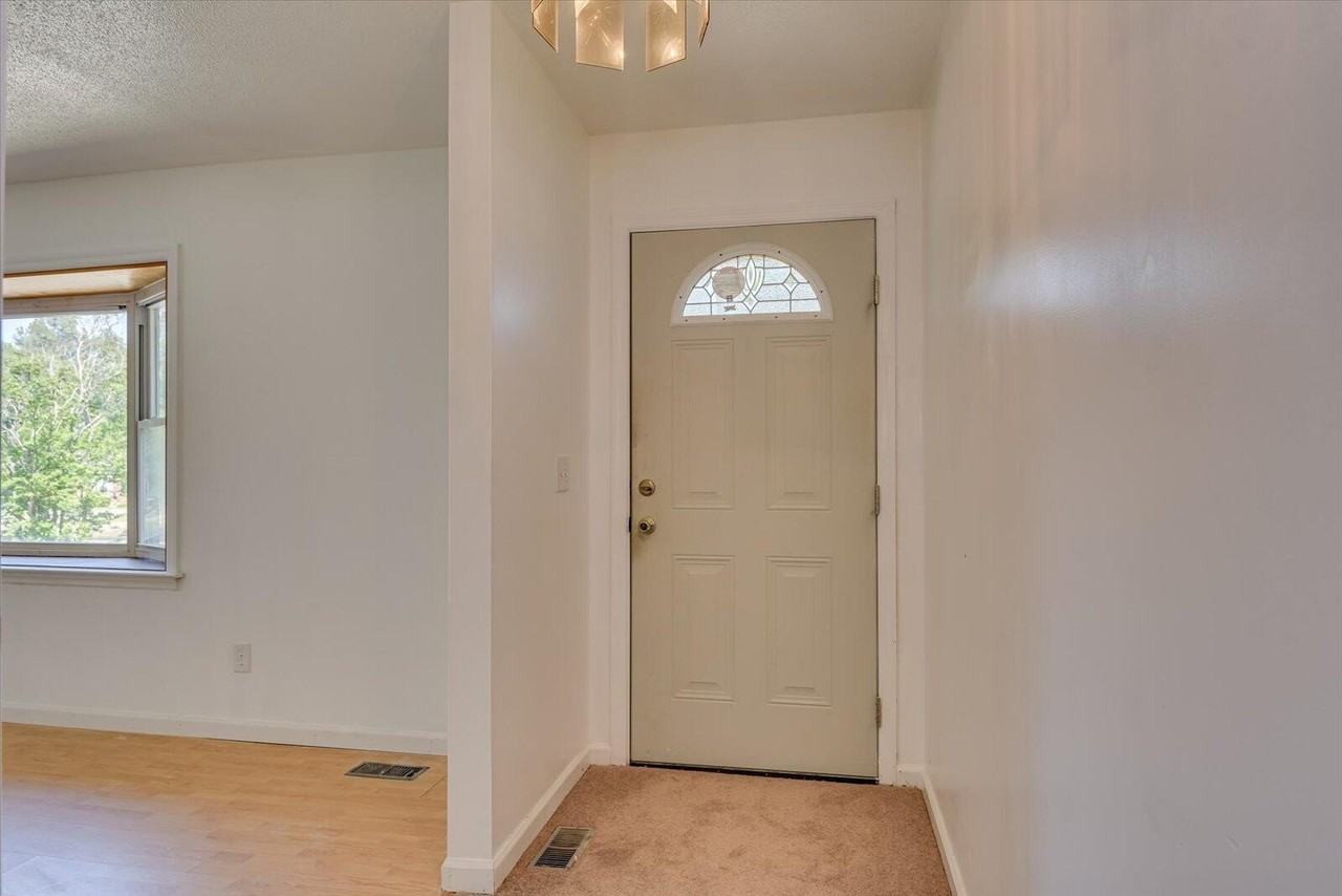 2021 Arcadia Ct - Photo 6 of 36