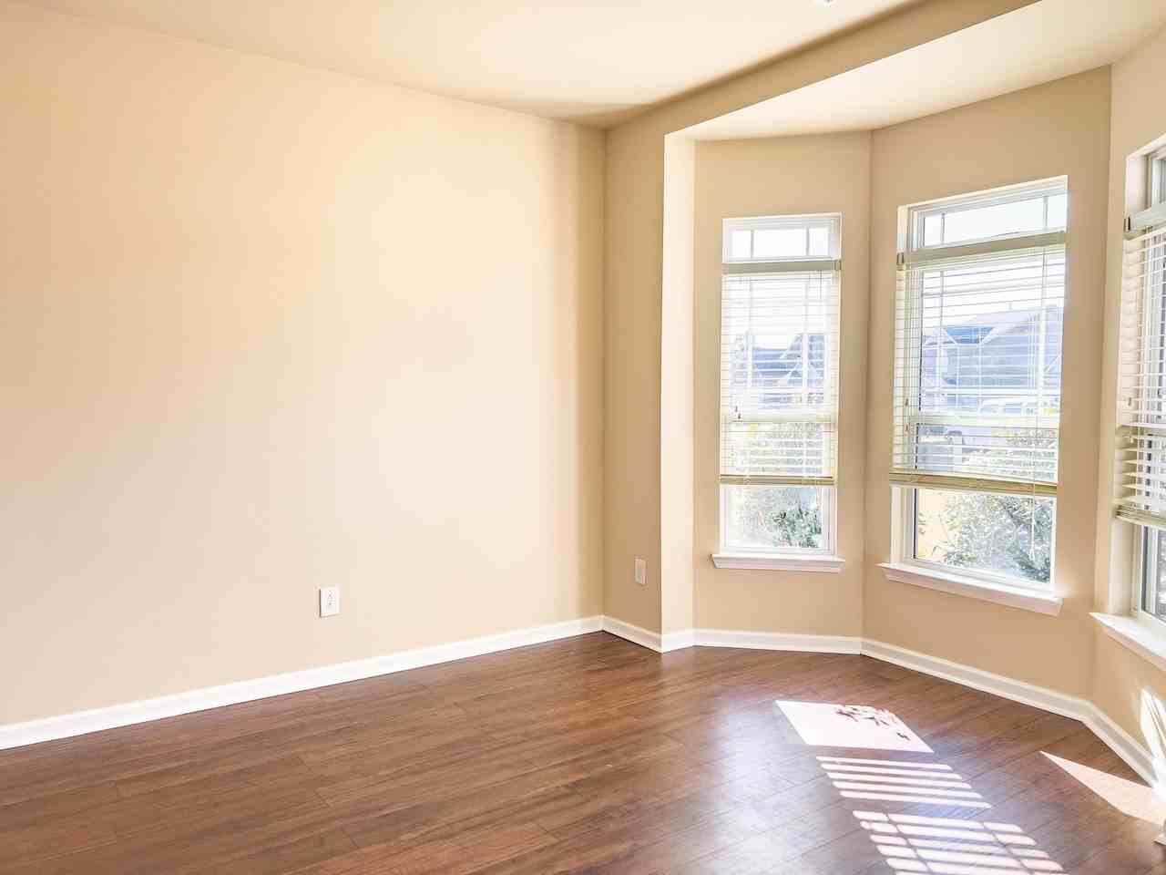 4861 Coal Creek Dr - Photo 3 of 33