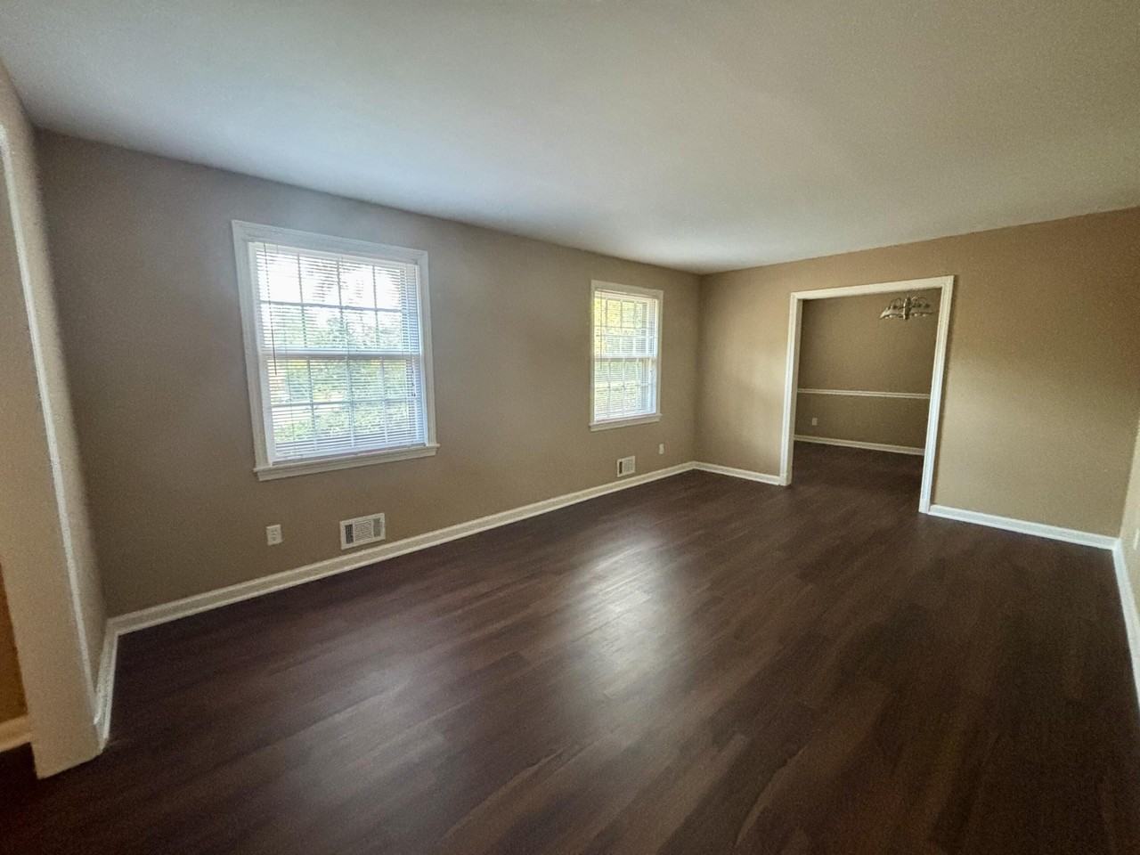 1113 Glen Ct - Photo 5 of 18