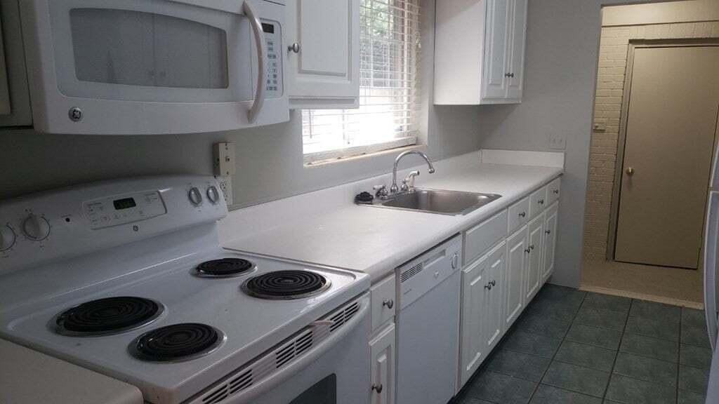 2404 Hiawassee Rd - Photo 3 of 13