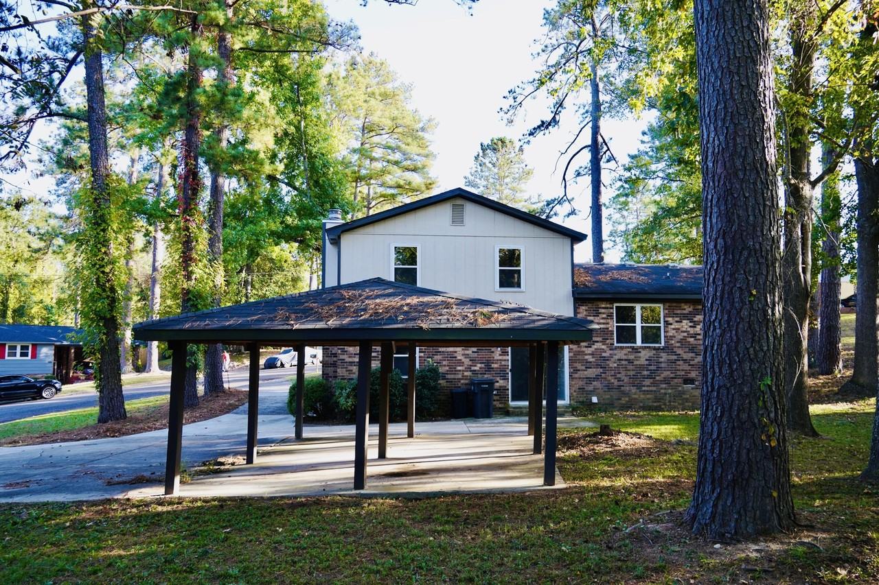 3271 Hillwood Ln - Photo 4 of 20