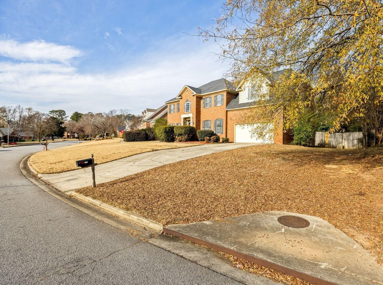 1114 Rivershyre Dr - Photo 5 of 50