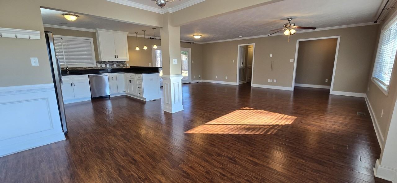 403 Aumond Rd - Photo 3 of 21