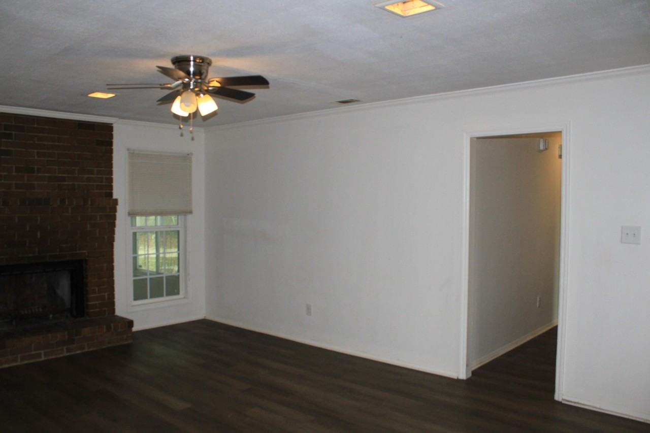 4115 Country Ln - Photo 5 of 34