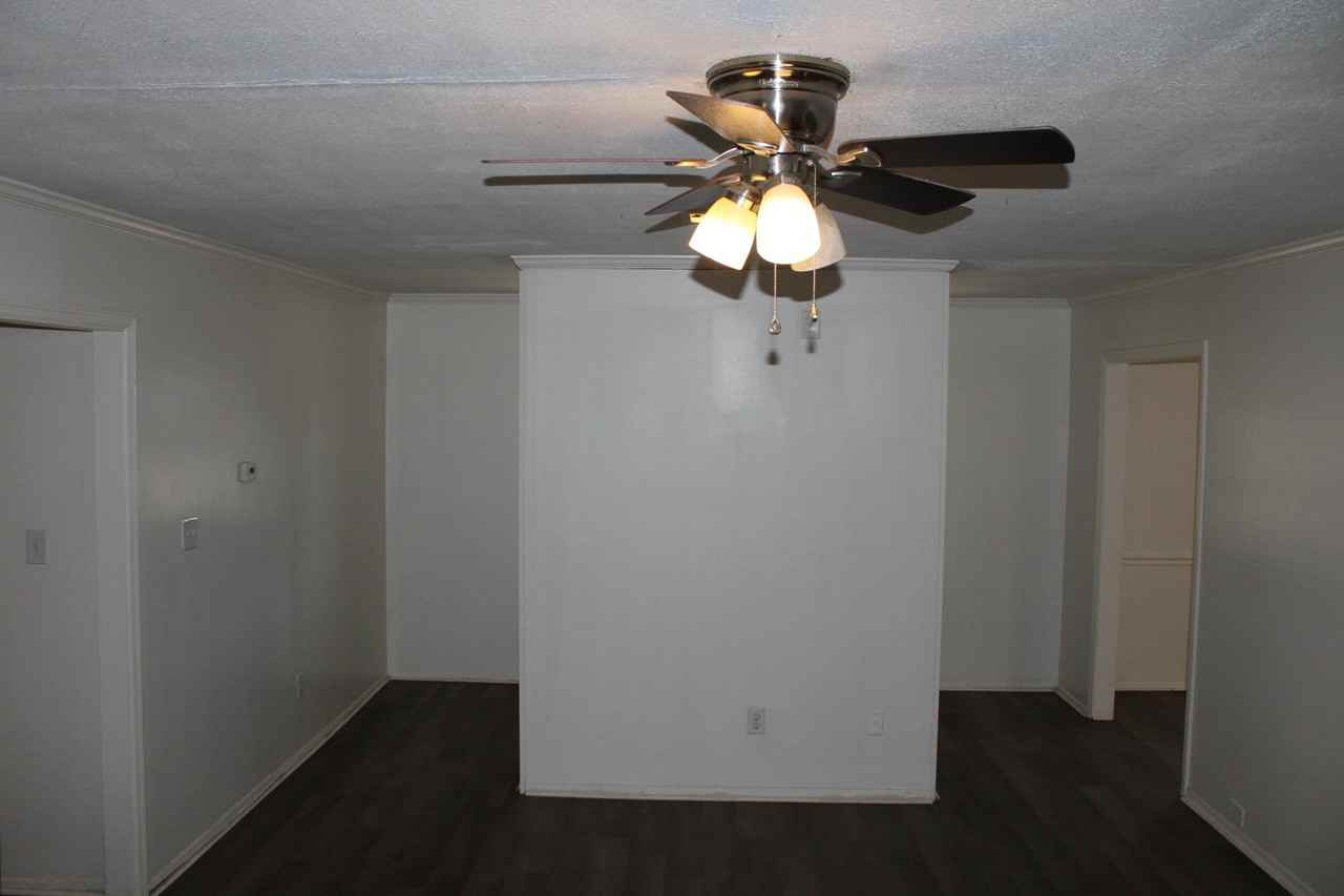 4115 Country Ln - Photo 7 of 34