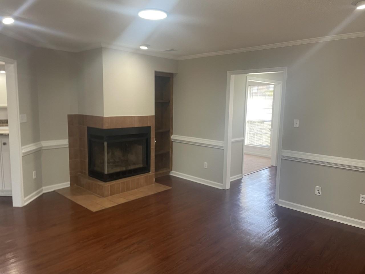 686 Clinton Way W - Photo 5 of 30