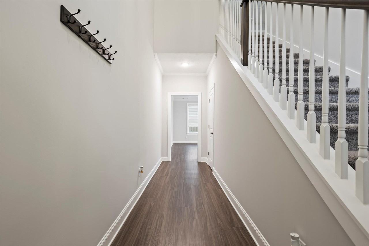 546 Vinings Dr Unit 7 #7 - Photo 7 of 29