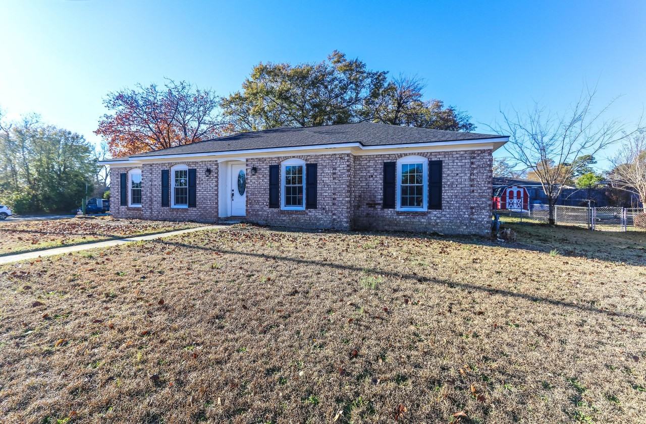 302 N Belair Rd - Photo 3 of 44