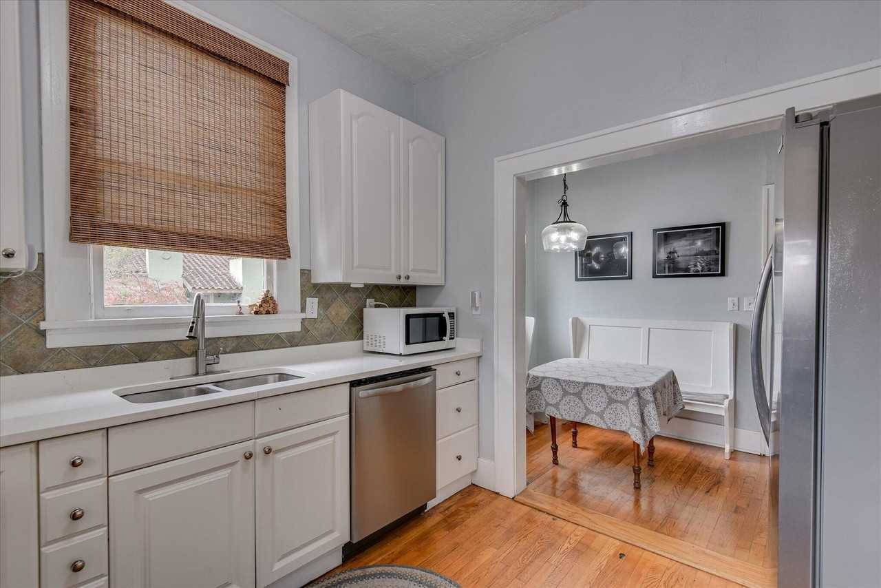 978 Heard Ave - Photo 4 of 45