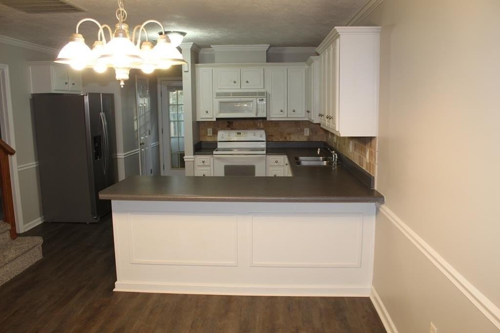 620 Goodale Ln - Photo 7 of 49