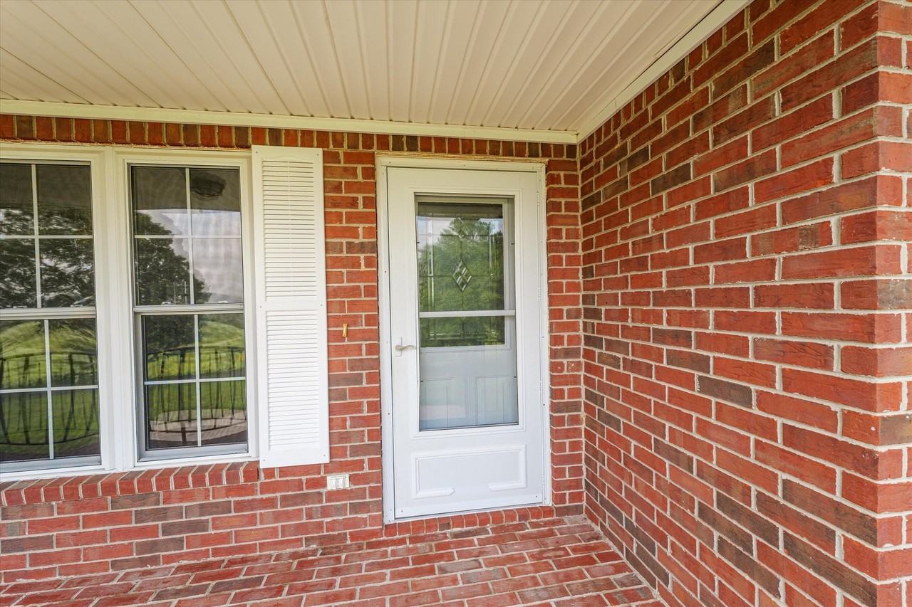 4060 Duncan Dr - Photo 7 of 42