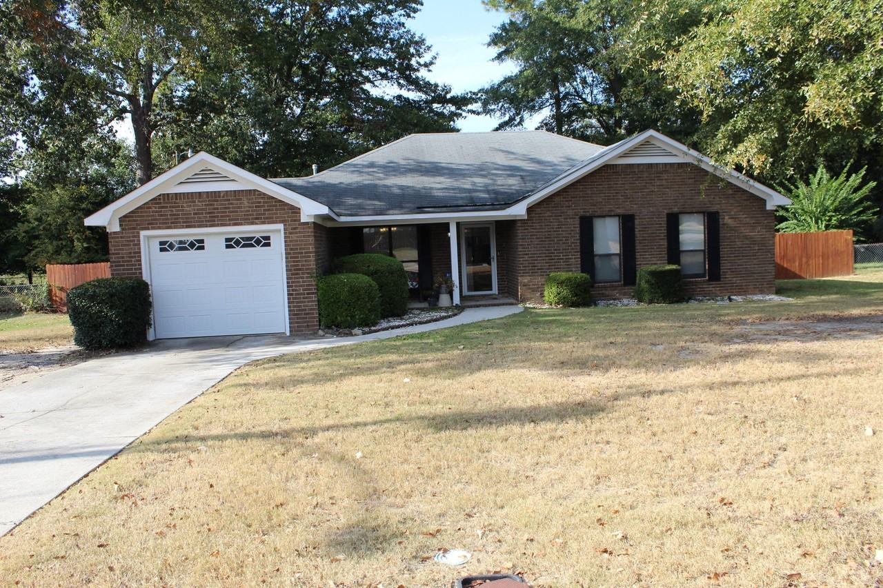 1015 Country Place Dr - Photo 2 of 45