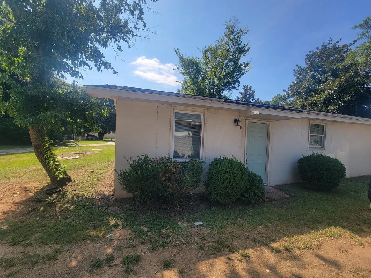 113 Main St Apt B #B - Photo 2 of 11