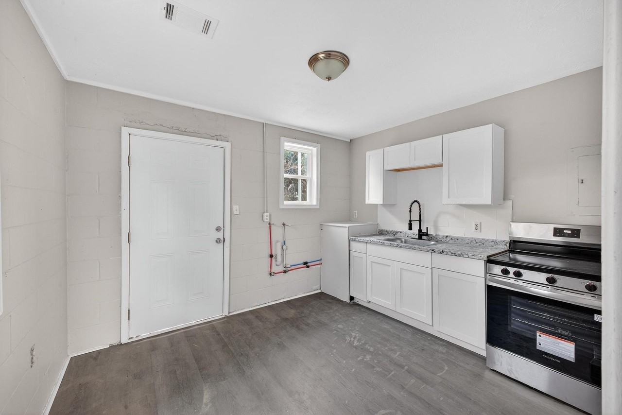 254 Japonica Ave - Photo 3 of 12