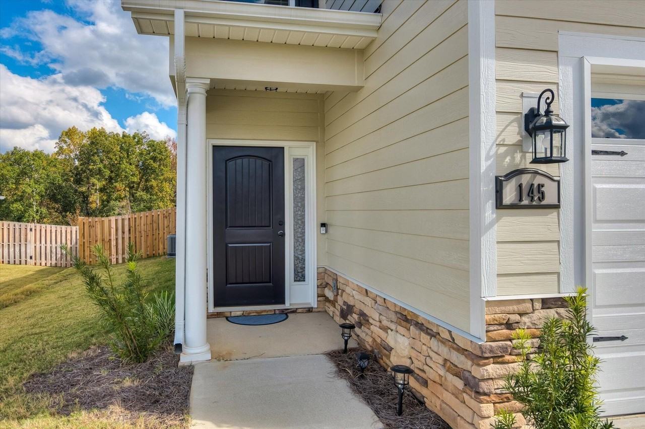 145 Dublin Loop - Photo 4 of 36