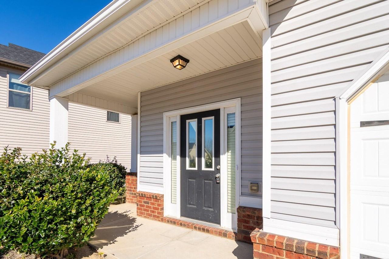 3375 Grove Landing Cir - Photo 2 of 31