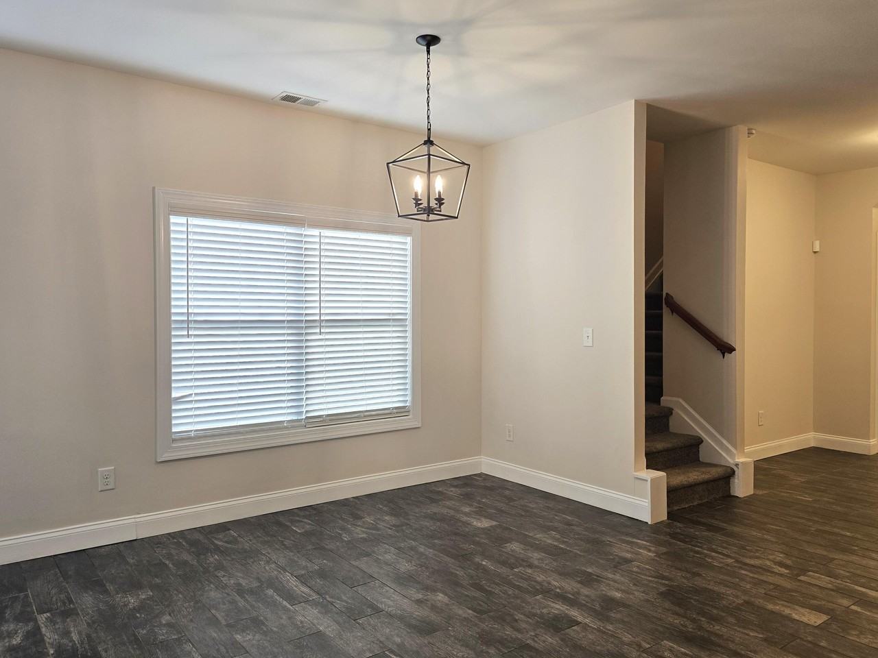 215 Claudia Dr - Photo 7 of 21