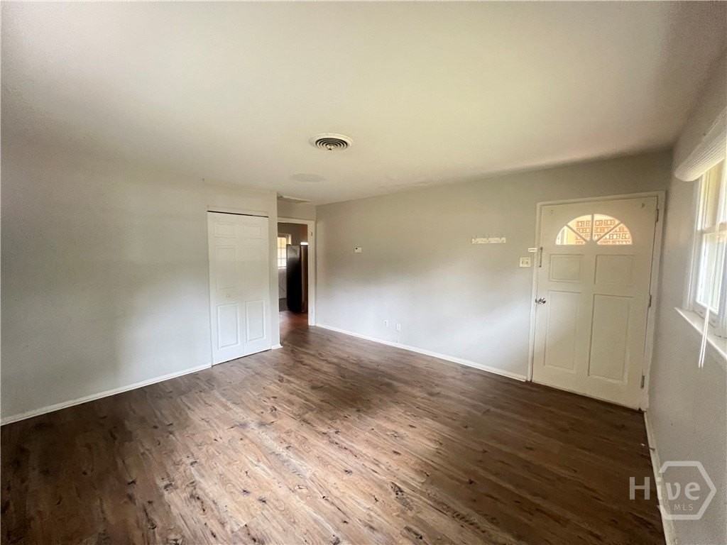 127 Pineview Dr - Photo 5 of 11