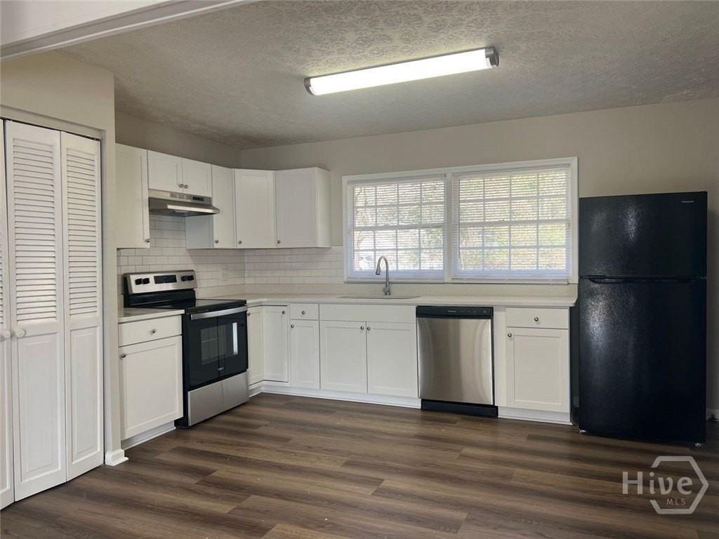 1695 E Broad St - Photo 5 of 13