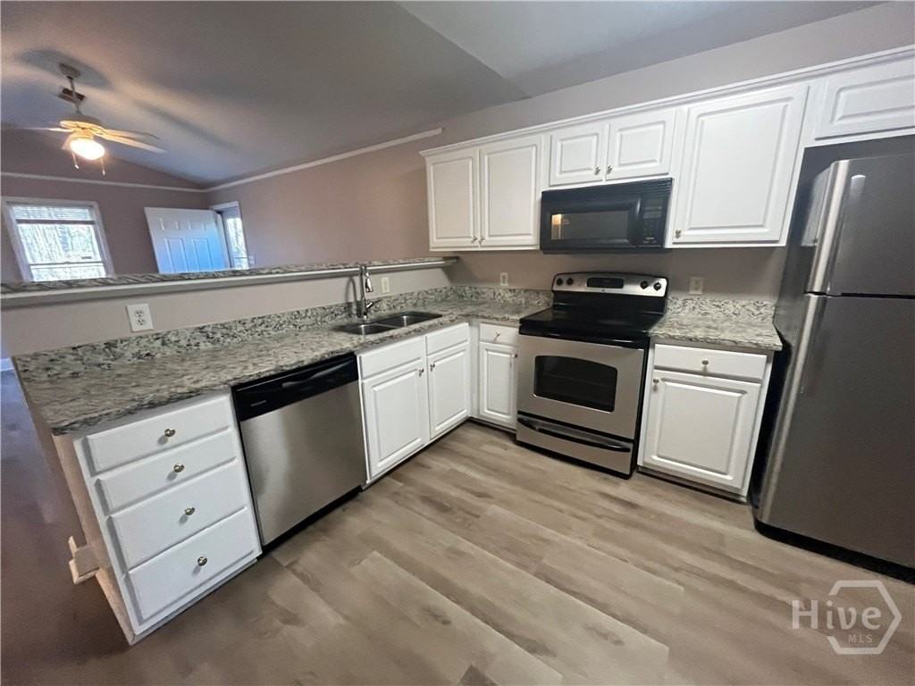 547 Rustwood Dr - Photo 4 of 13