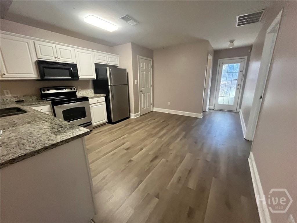 547 Rustwood Dr - Photo 5 of 13