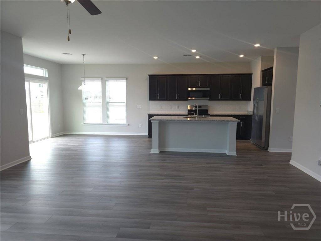 101 Fenway St - Photo 3 of 17