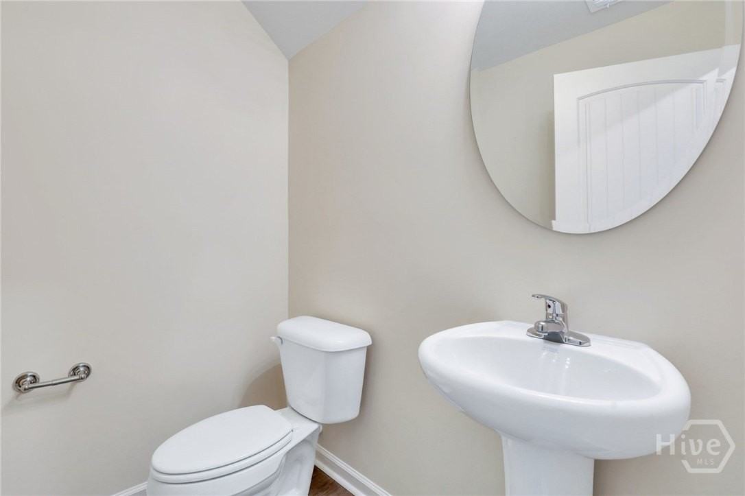 211 Vinesville Ct - Photo 3 of 32