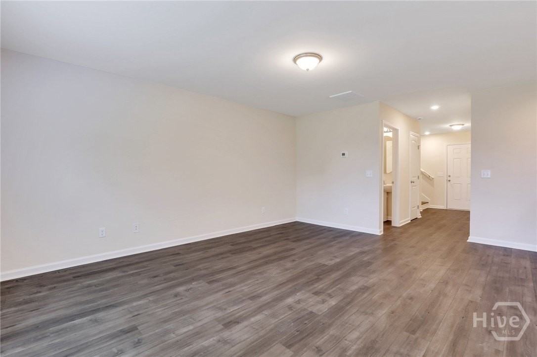 211 Vinesville Ct - Photo 5 of 32