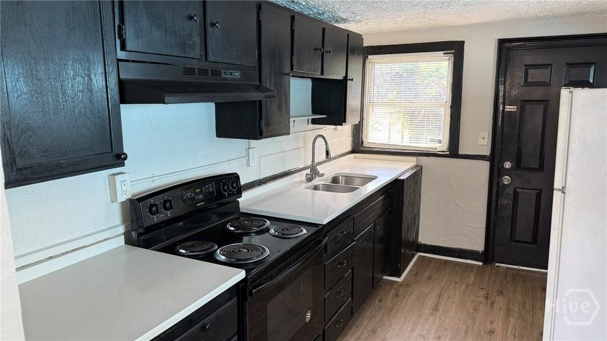 1129 Darwin St - Photo 5 of 12