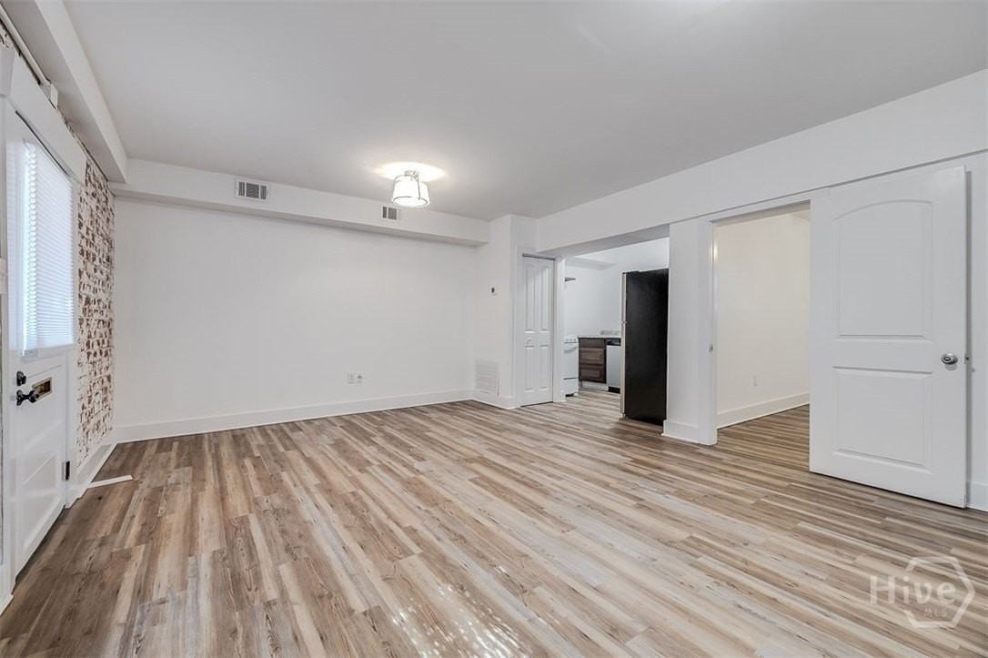 512 E Liberty St - Photo 4 of 15