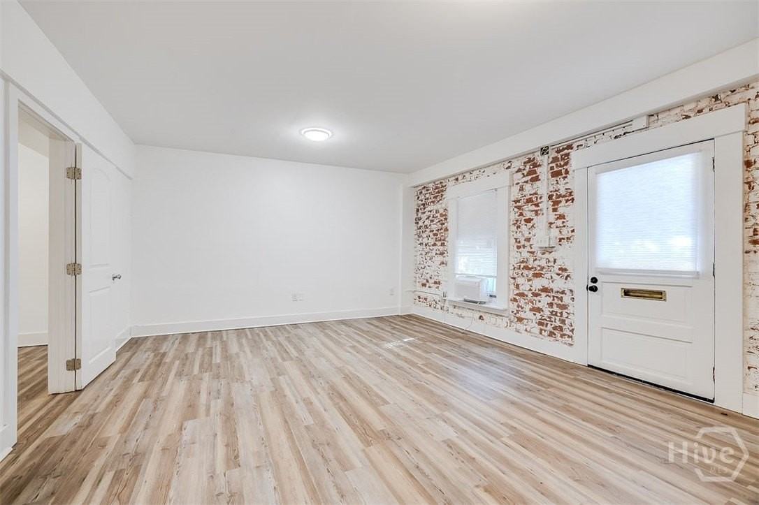 512 E Liberty St - Photo 6 of 15