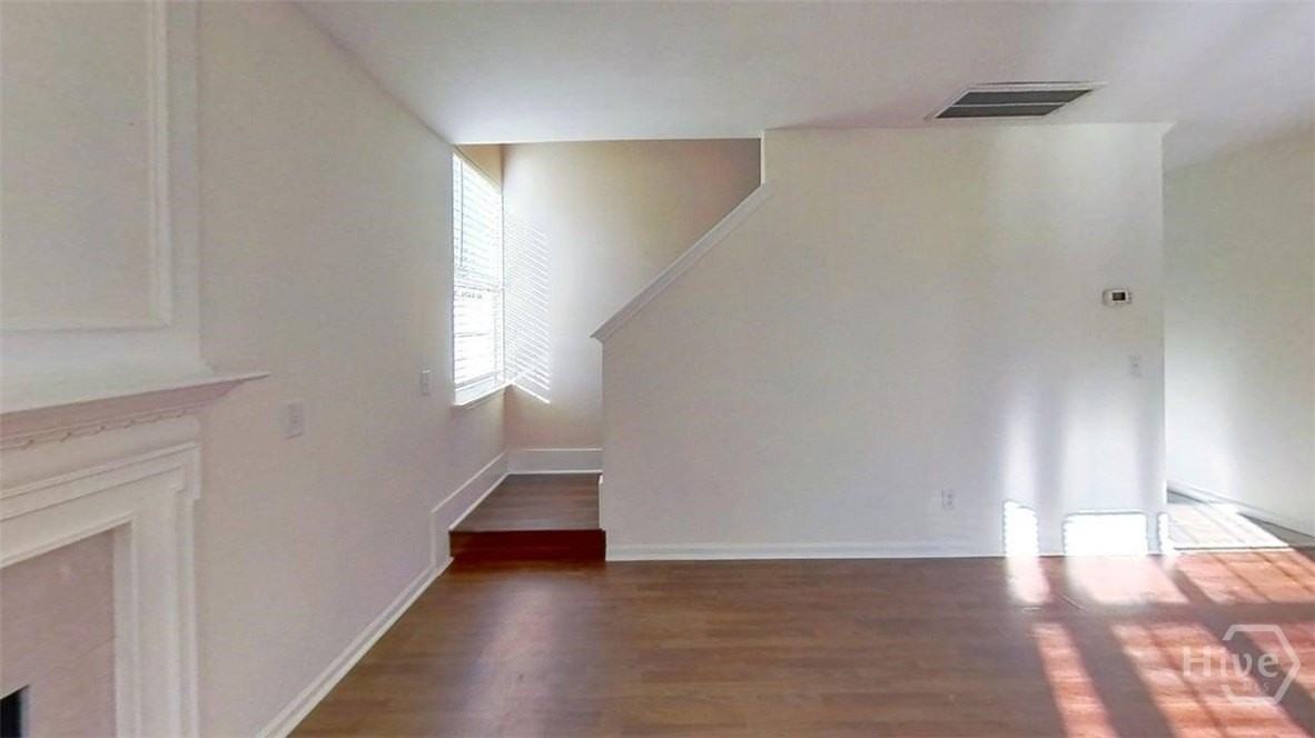 110 Rocking Horse Ln - Photo 5 of 25